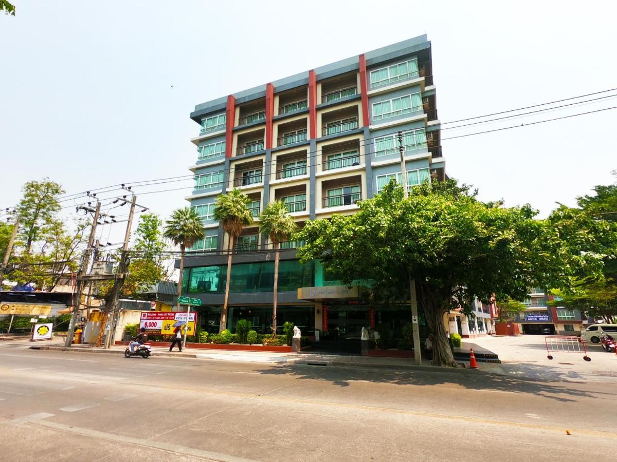 101 Holiday Khách sạn